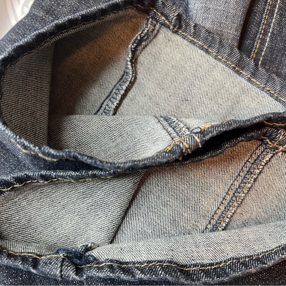 Refuge Runway Everyday Boot Jeans. Women's Size 6 Short. Dark Wash - Picture 6 of 7